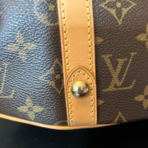 Louis Vuitton Theda monogram purse - Picture 7 of 10